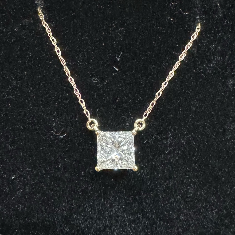 Certified -Natural Princess Cut 1.01 Carat. Diamond necklace in 14k gold.